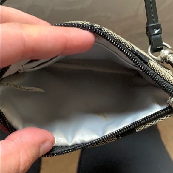 🎉 HOST PICK 🎉 Black coach wristlet - Picture 4 of 4